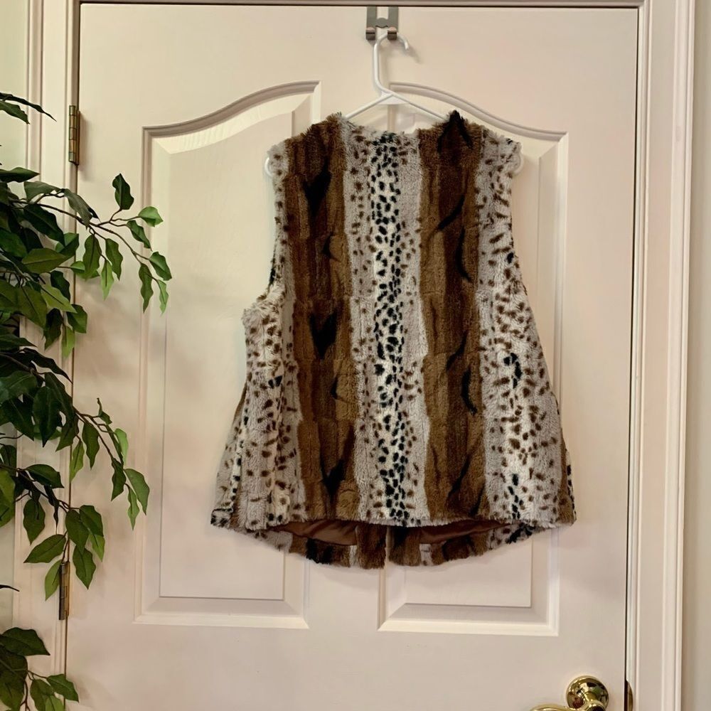 Multiples Vest - Picture 9 of 12